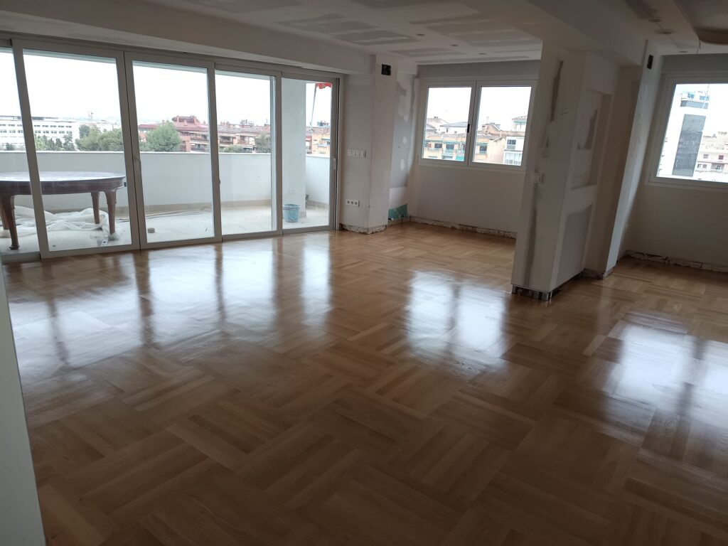 Tarima de PVC antideslizante para cocinas y baños en Granada